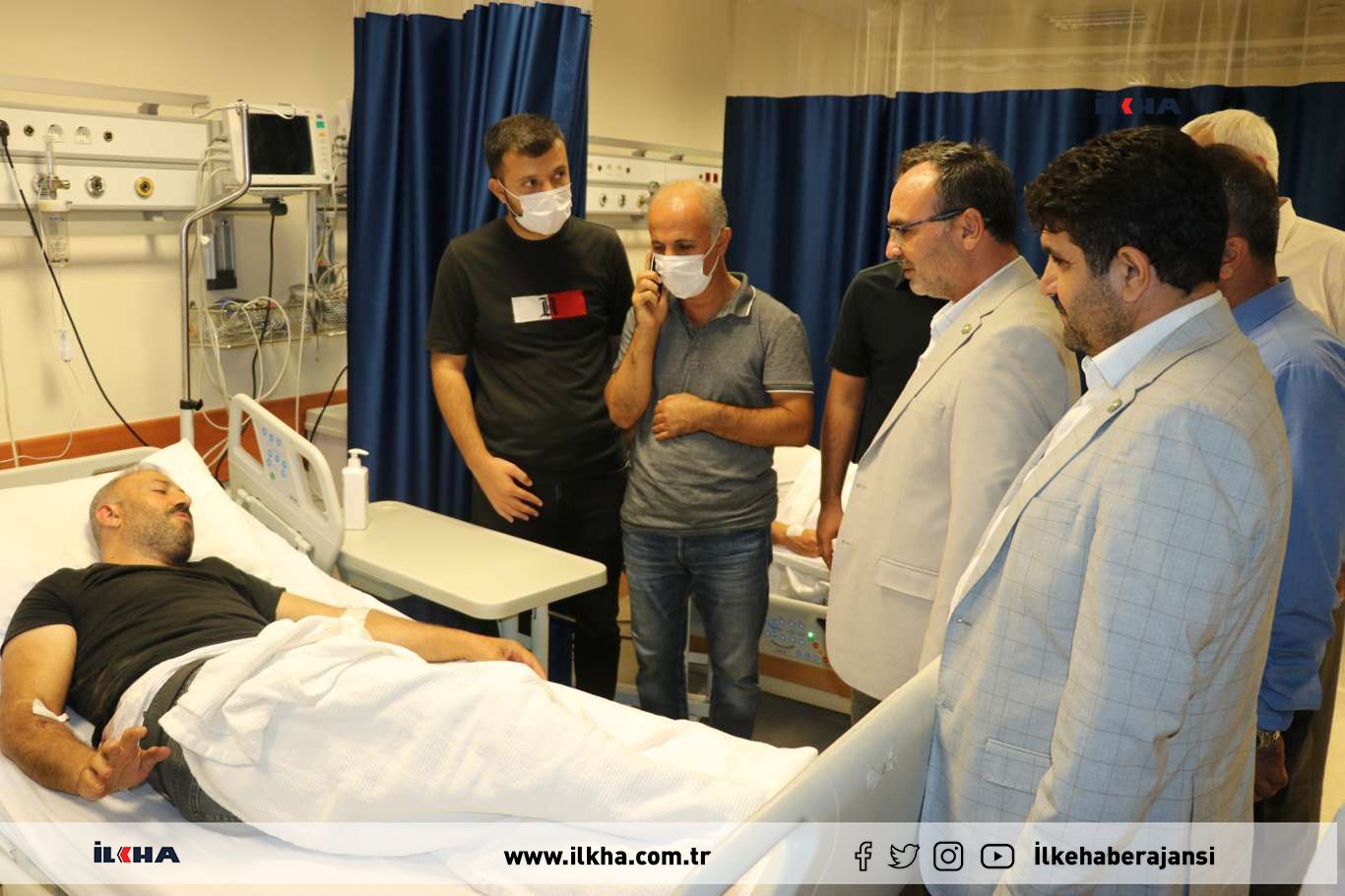 HÜDA PAR heyeti kazada yaralananları hastanede ziyaret etti