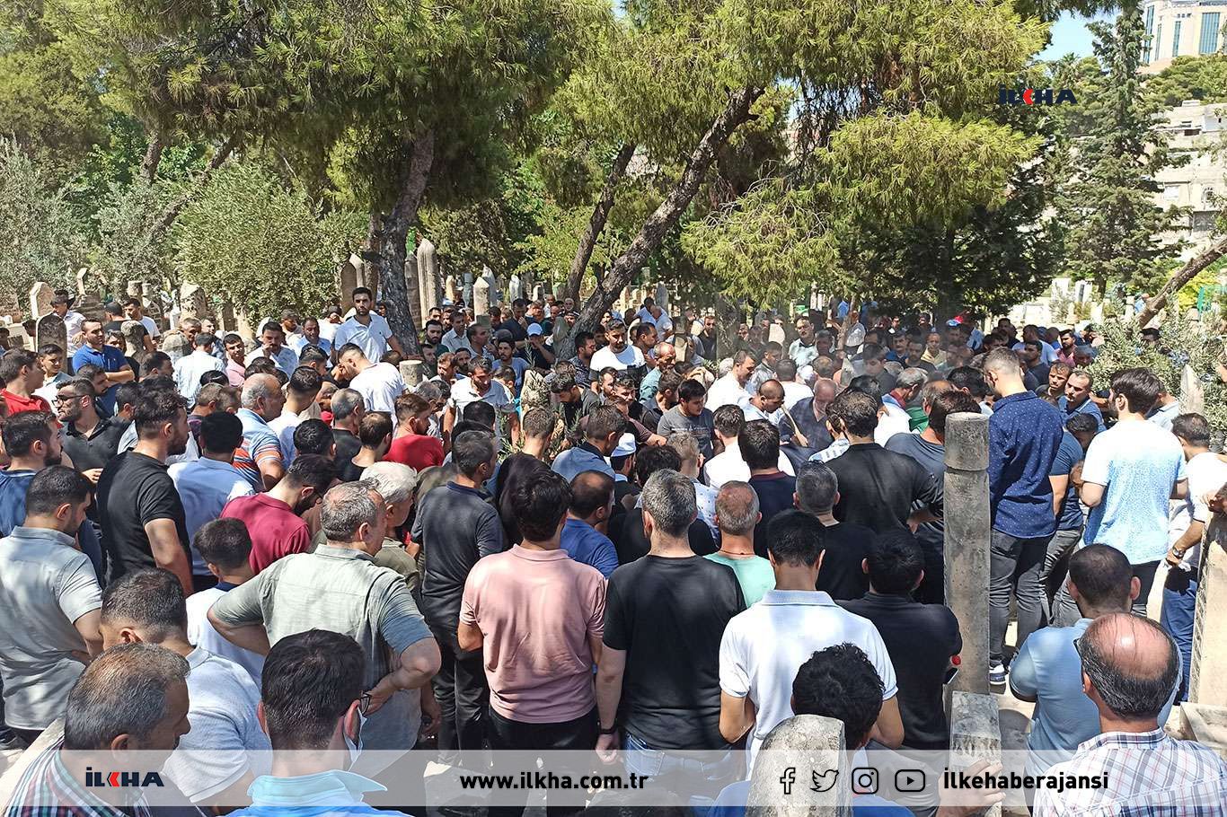 Gaziantep'teki kazada hayatını kaybeden gazeteciler defnedildi