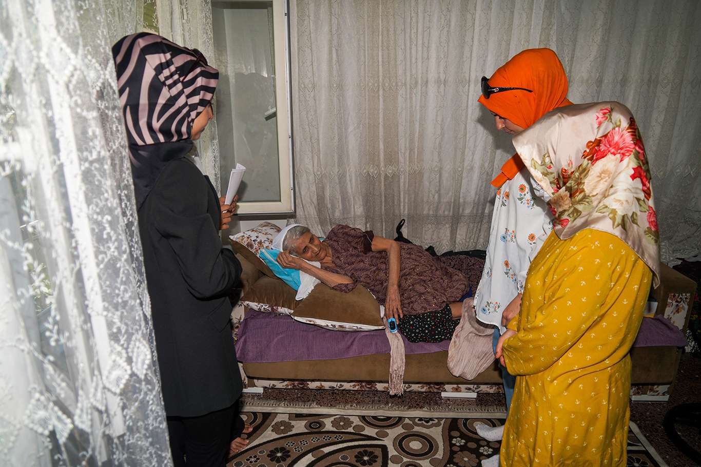 Hasta ve yaşlı öz bakımına destek olacaklar