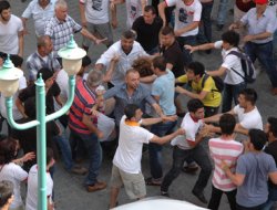 CHP'nin Taksim protestosunda kavga