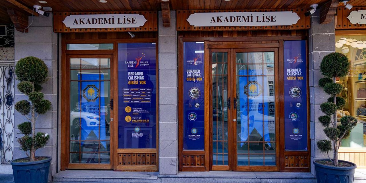 Diyarbakır'da akademi Lisede kayıtlar devam ediyor