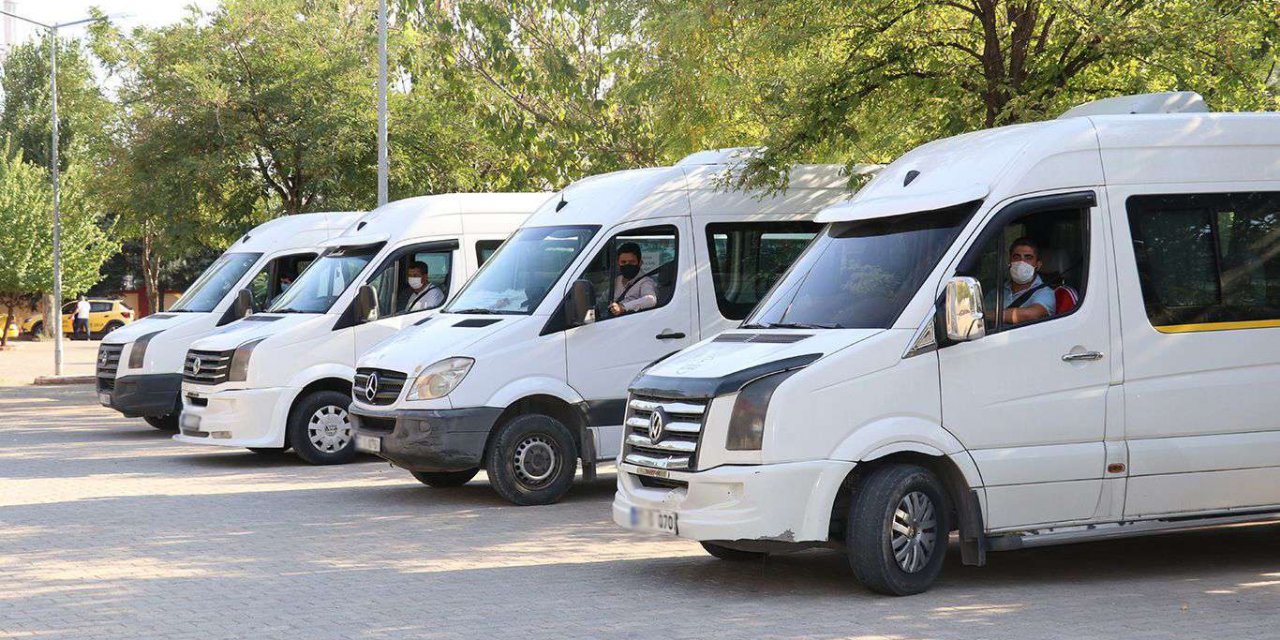 Diyarbakır'da okul servis sürücülerinden rayiç bedelin artırılması talebi