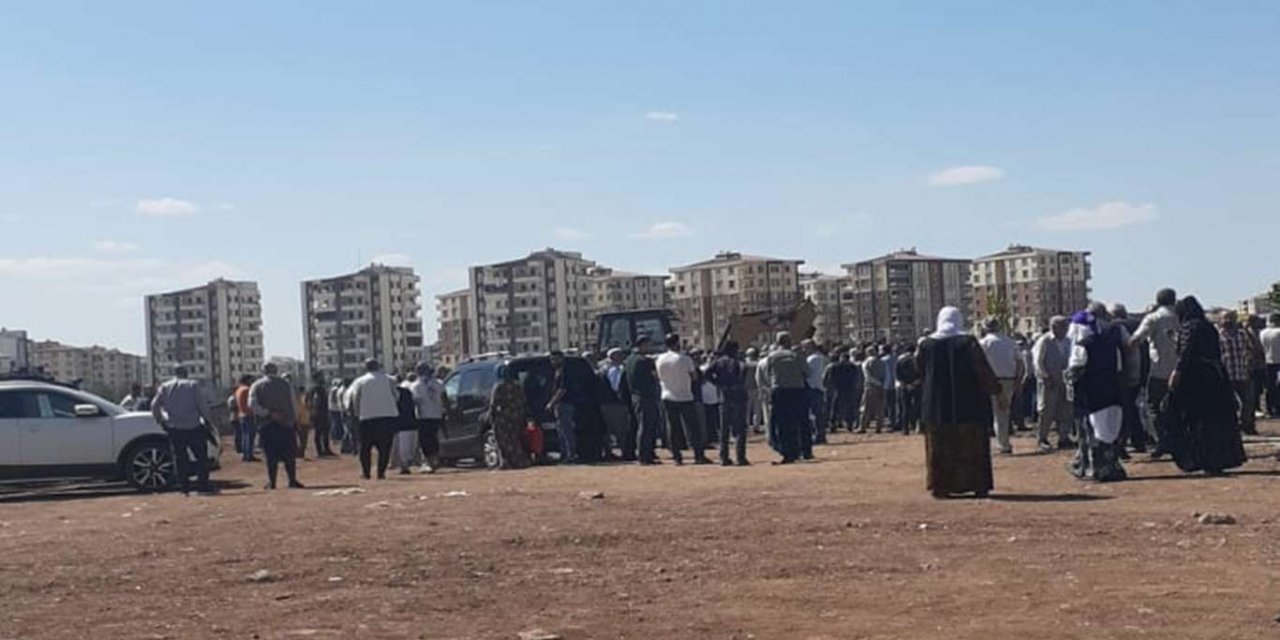 Yukarımollaali (Mellealiyajor) Mahallesine bağlı Doluçanak (Asi) mezrasın silahlı kavgada yaralananlardan biri hayatını kaybetti