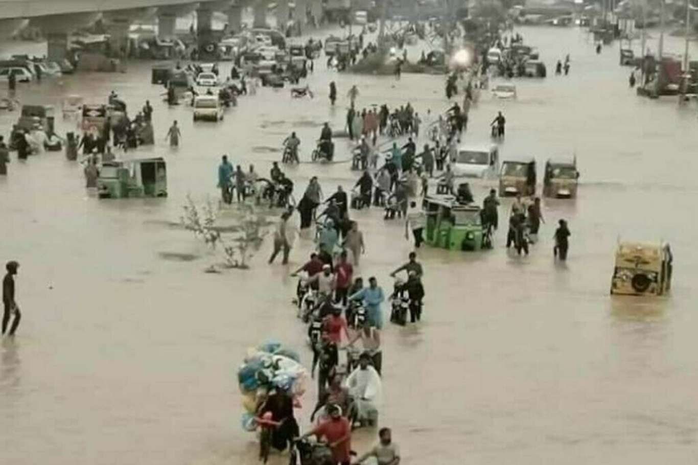 Li Pakistanê ji ber lehîyê hejmara kesên canê xwe ji dest dan derket 1500 kesan