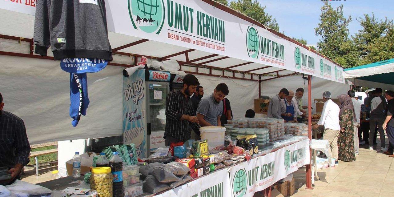 Diyarbakır'da ihtiyaç sahibi aileler yararına kurulan kermes devam ediyor