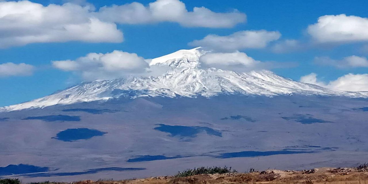 Berfa ‘ewil a demsalê li Çiyayê Agirîyê barî