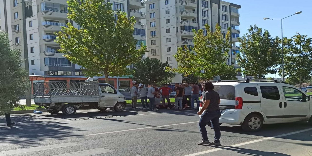 Diyarbakır'da yolun karşısına geçmeye çalışan yaşlı kadına kamyonet çarptı