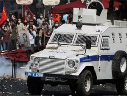 Ankara'da polis eylemcilere müdahale etti