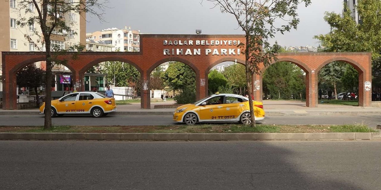 Diyarbakır'da dershane öğrencilerine saldırı: 1 ölü, 2'si ağır 3 yaralı