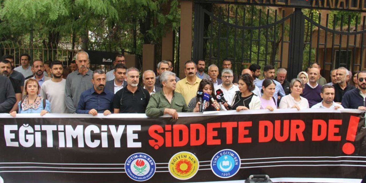 Diyarbakır'da Eğitim Sendikalarından öğretmenin darp edilmesine tepki
