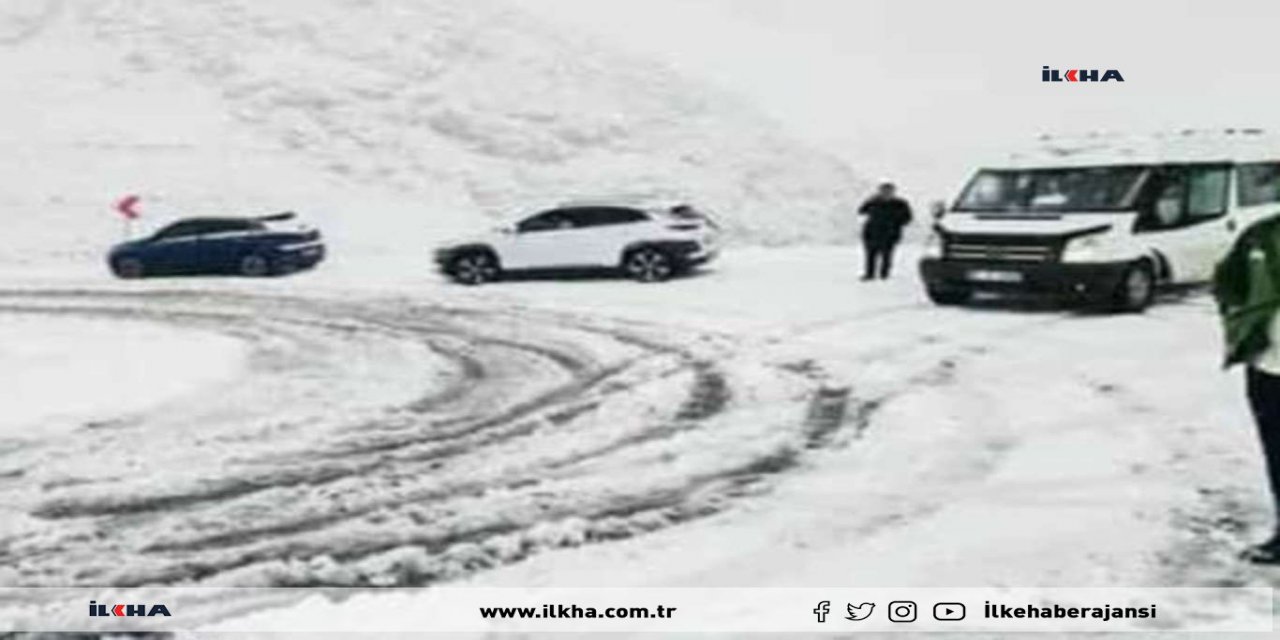 Li navçeya Miksa Wanê berfa 'ewil ya demsalê barîya
