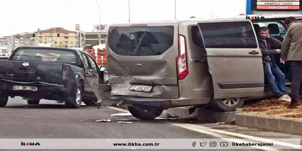 Diyarbakır'da maddi hasarlı kaza