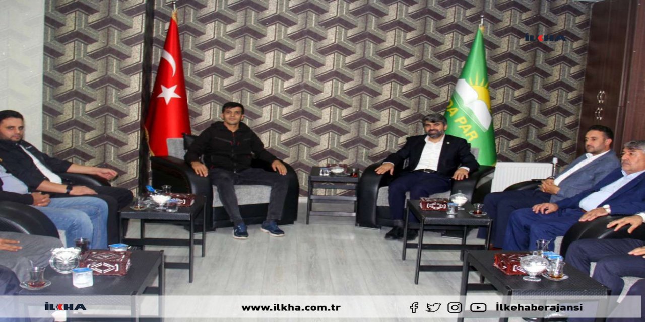 Diyarbakır’ın merkez Yenişehir ilçesindeki TOKİ hak sahiplerinden HÜDA PAR’a teşekkür ziyareti