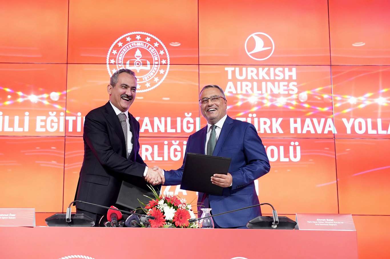 THY uçuşlarında öğretmenler, MEB yurt dışı bursiyerleri ve aileleri için indirim yapılacak