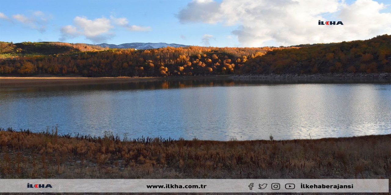Gola Zûngê ya Nemrûdê bi xweşkayîya xwe yên payîzê bala zîyaretvanan dikşîne