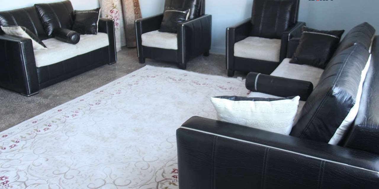 Diyarbakır Umut Kervanı evi yanan aileye yardım eli uzattı