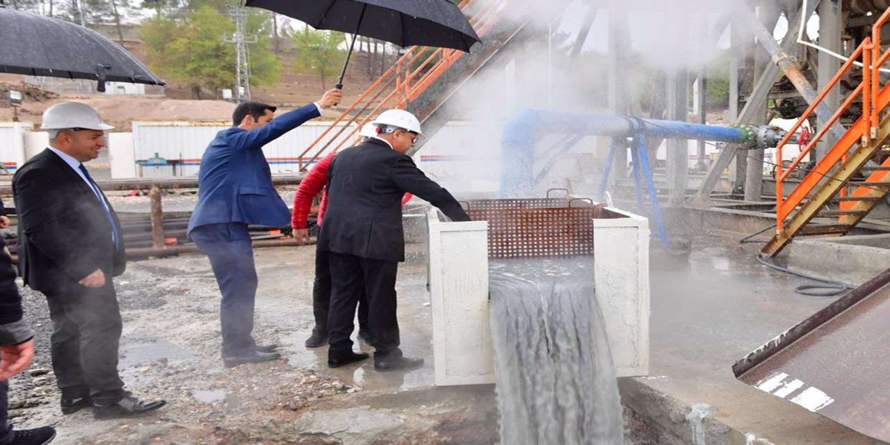 Diyarbakır'da 2 bin metre derinlikte jeotermal su kaynağına ulaşıldı