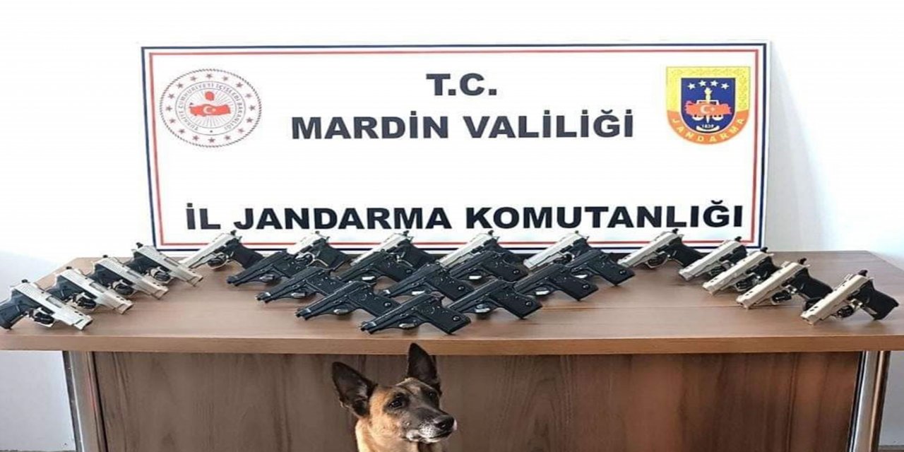 Mardin'de bir araçta 25 tabanca ele geçirildi