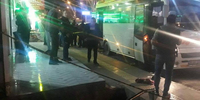 Muş'tan Diyarbakır'a yolcu getiren midibüs sürücüsü silahlı saldırıda hayatını kaybetti