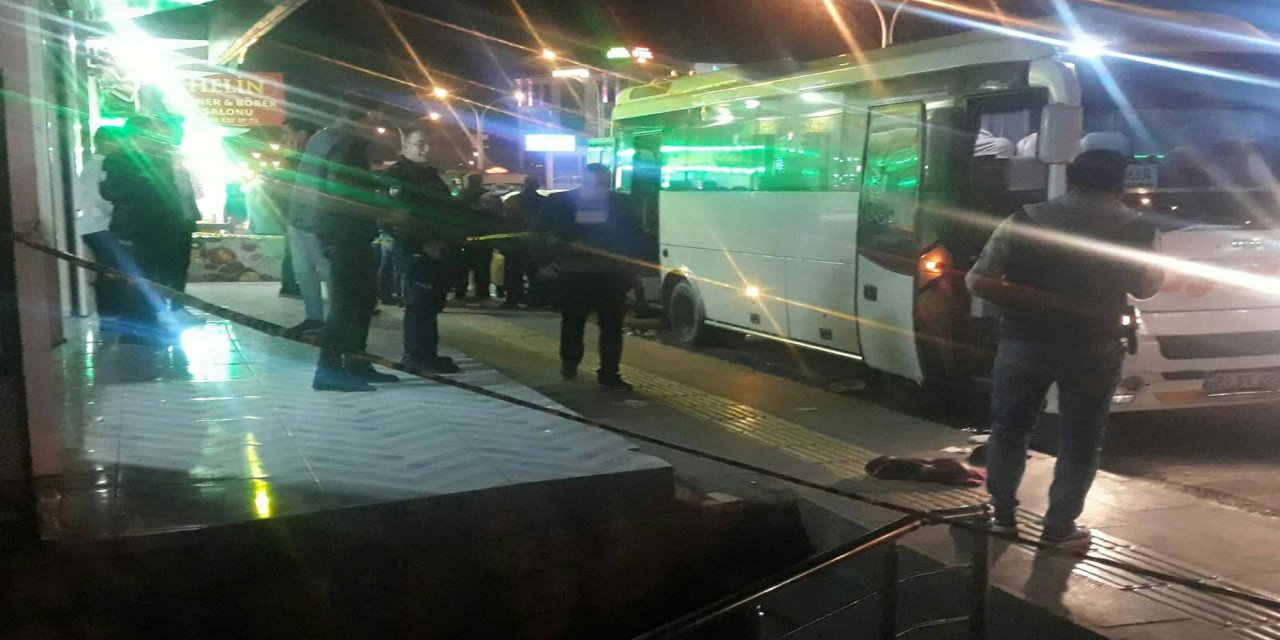 Li Dîyarbekir şofêrê mîdîbûsê hat kuştin