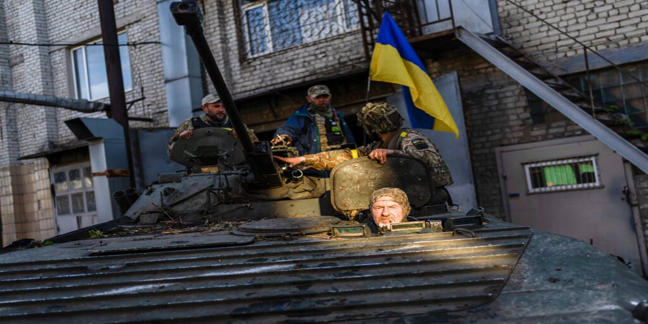 Artêşa Ukraynayê derbasî Xersona ku hêzên Rûsyayê jê vekişiyabûn bû