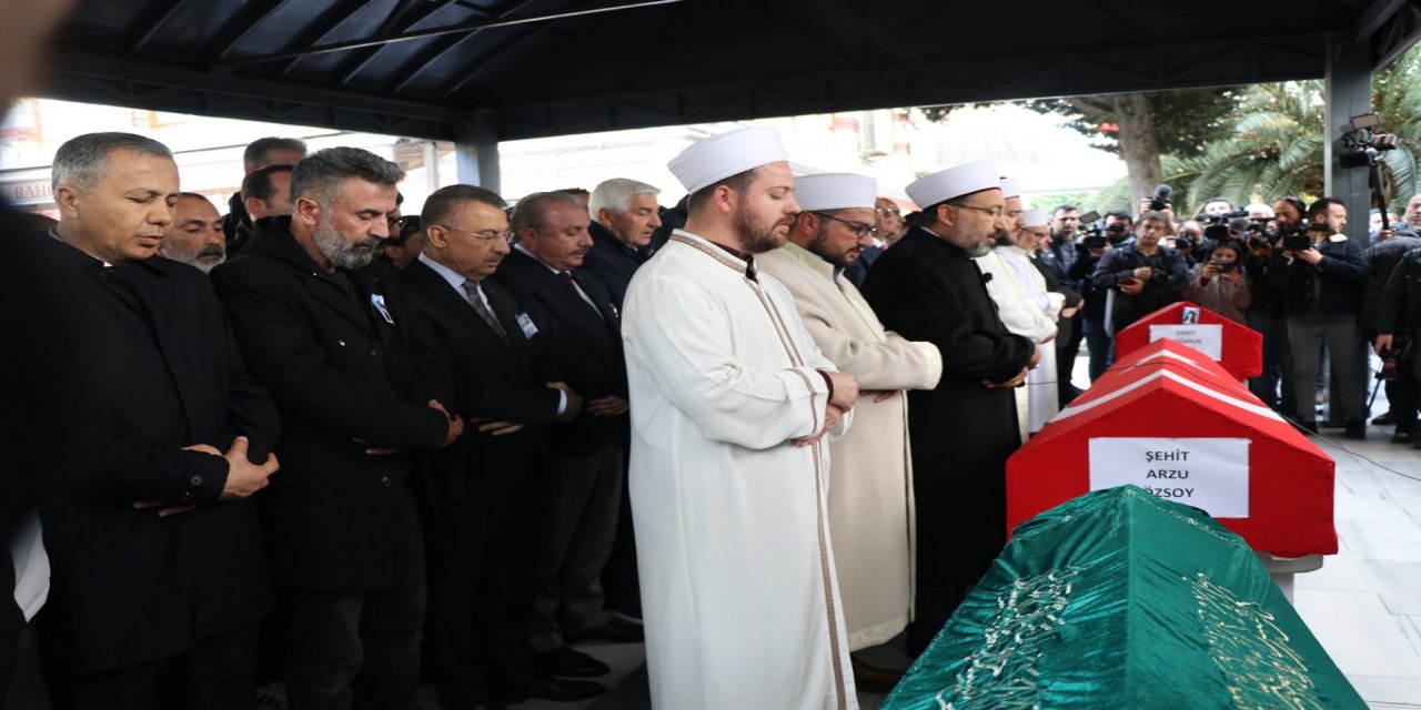 Taksim saldırısında hayatını kaybedenler toprağa verildi