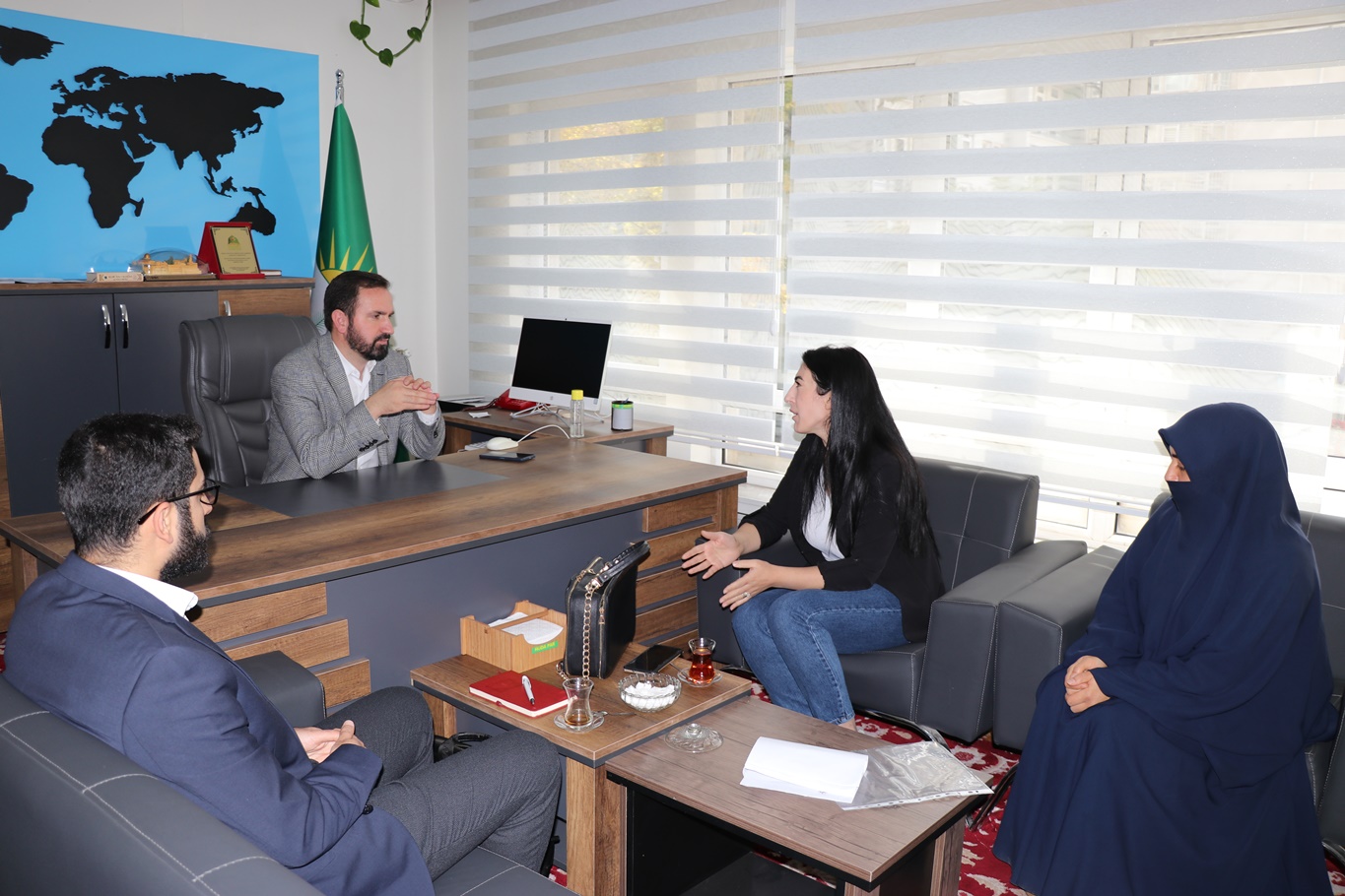 “Cezaevinde çıplak arama mağduru” Öztürk’ten HÜDA PAR’a ziyaret