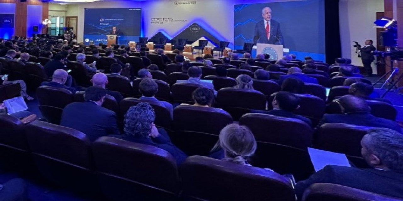 Foruma Aştî û Ewlekariya Rojhilata Navîn li Duhokê dest pê kir