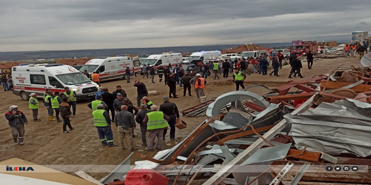 Li Êlihê îskeleya înşaata camîyê hilweşîya: Kesek mir 19 kes jî birîndar bûn