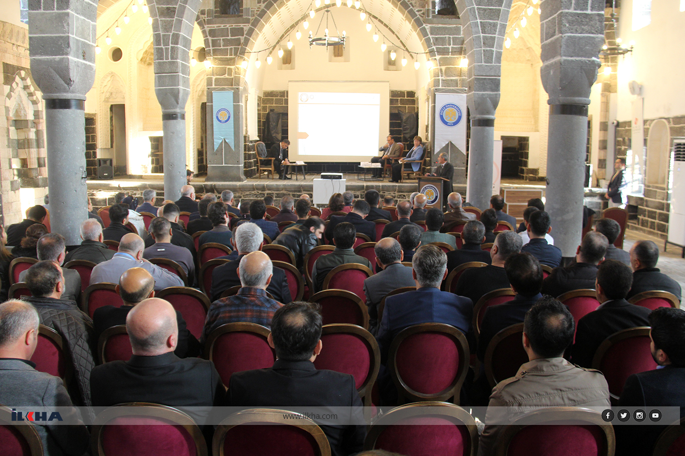 Diyarbakır'da "Medeniyetlerin Beşiği, Mezopotamya’nın Kalbi; Diyarbakır" paneli yapıldı