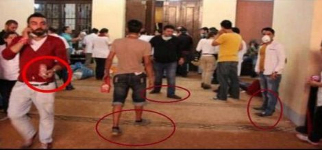 Taksim serserileri camiye ayakkabıyla girdiler