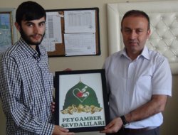 Siyer Sınavı'na destek veren okula hediye verildi