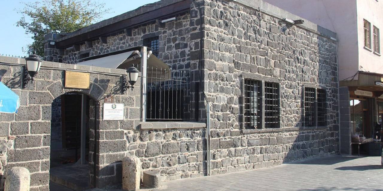 Diyarbakır'da 10'dan fazla caminin elektriği kesildi