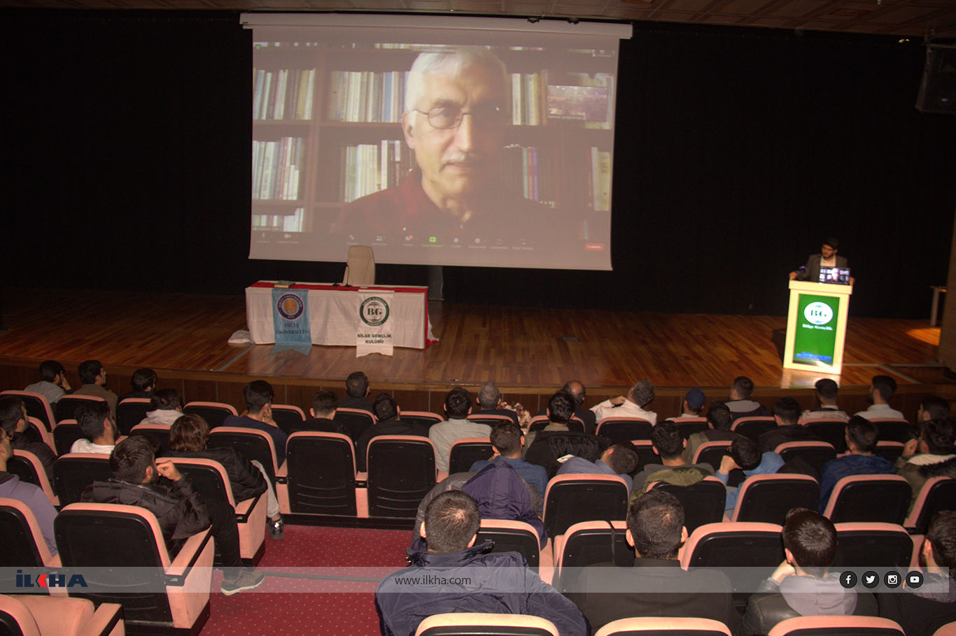 Diyarbakır'da "Namazla Diriliş" konulu konferans düzenlendi