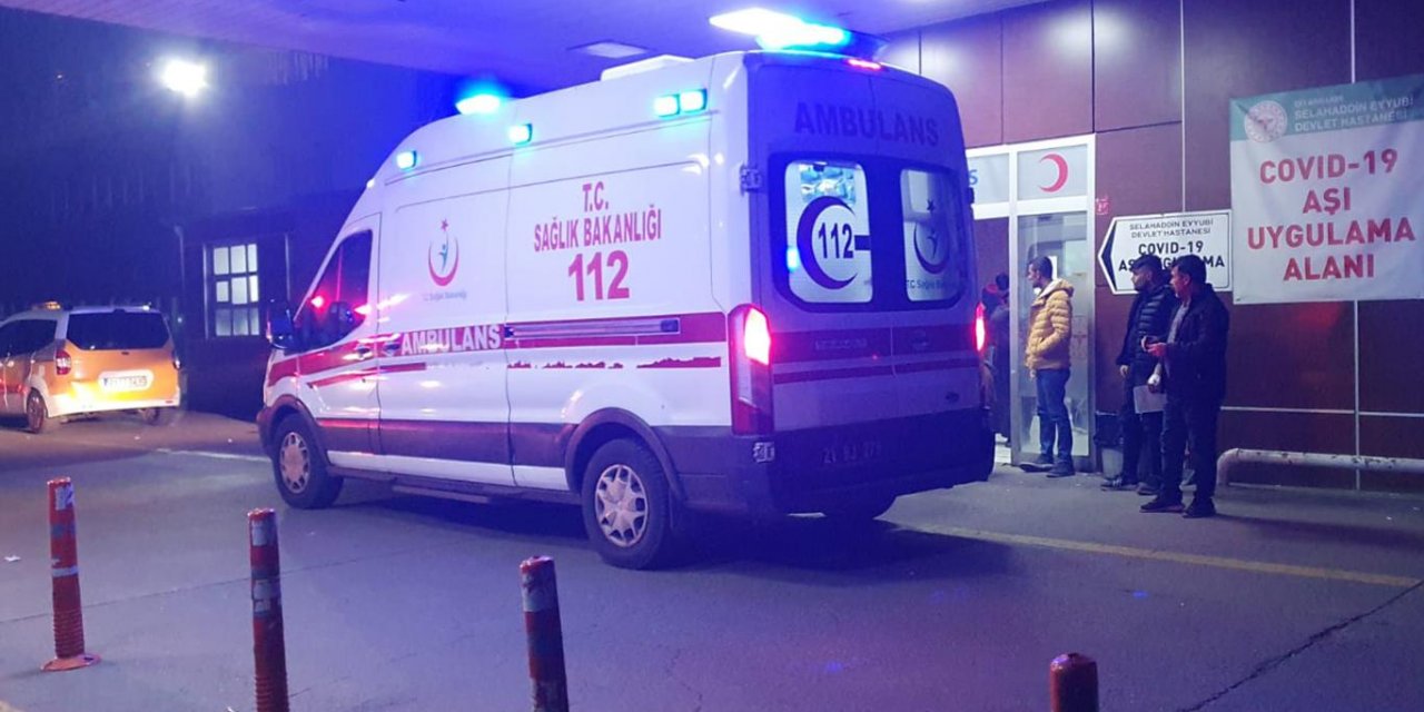 Diyarbakır'da bina sakinleri arasında bıçaklı kavga: 4 yaralı