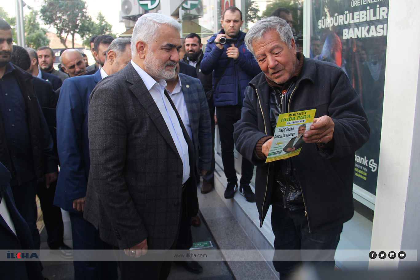 HÜDA PAR Genel Başkanı Yapıcıoğlu Mersin'de esnafı ziyaret etti