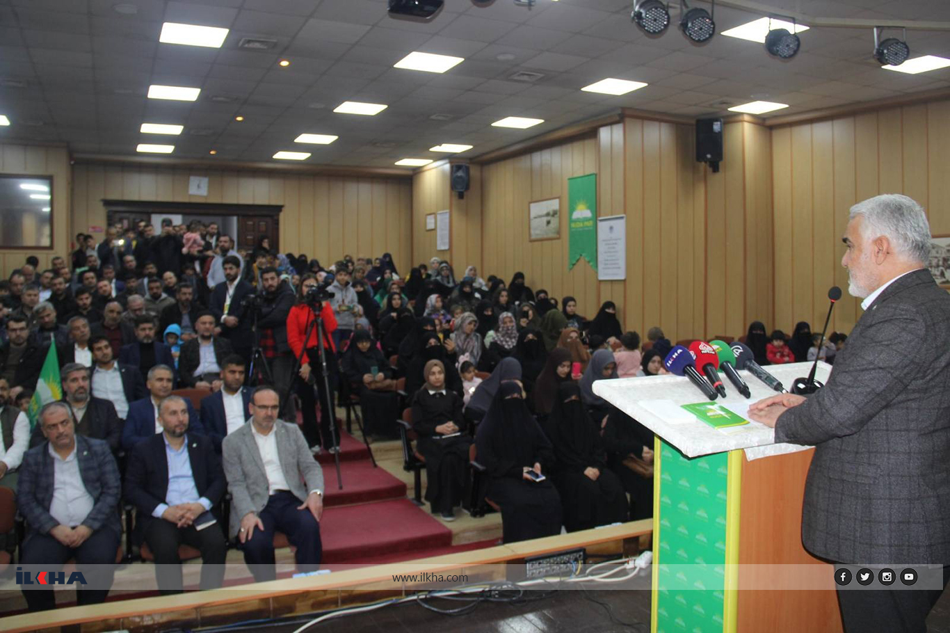 HÜDA PAR Genel Başkanı Yapıcıoğlu'ndan ebeveynlere çağrı: Gençlerin evliliğini kolaylaştırın