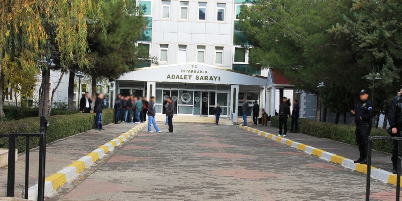 Diyarbakır'daki PKK operasyonunda DBP'li yöneticiler tutuklandı