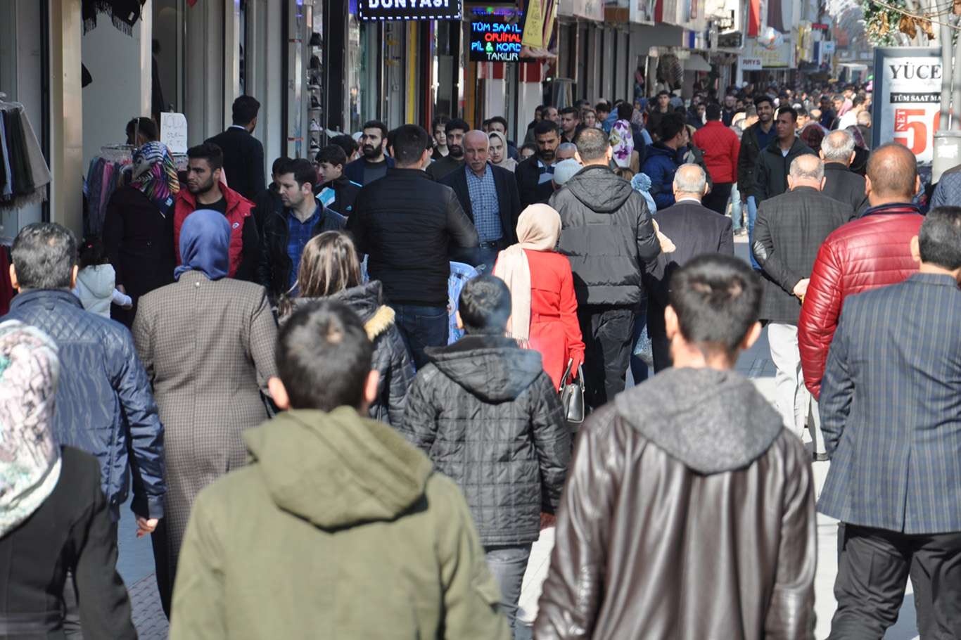 Görgü kuralları toplumsal bütünlüğü sağlıyor