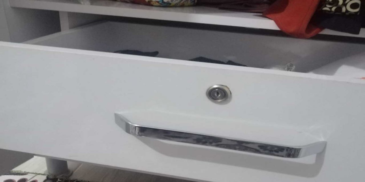 Li Dîyarbekirê 3 kes bi navê parsektîyê ketin nav malekî û zêrê wan dizîn