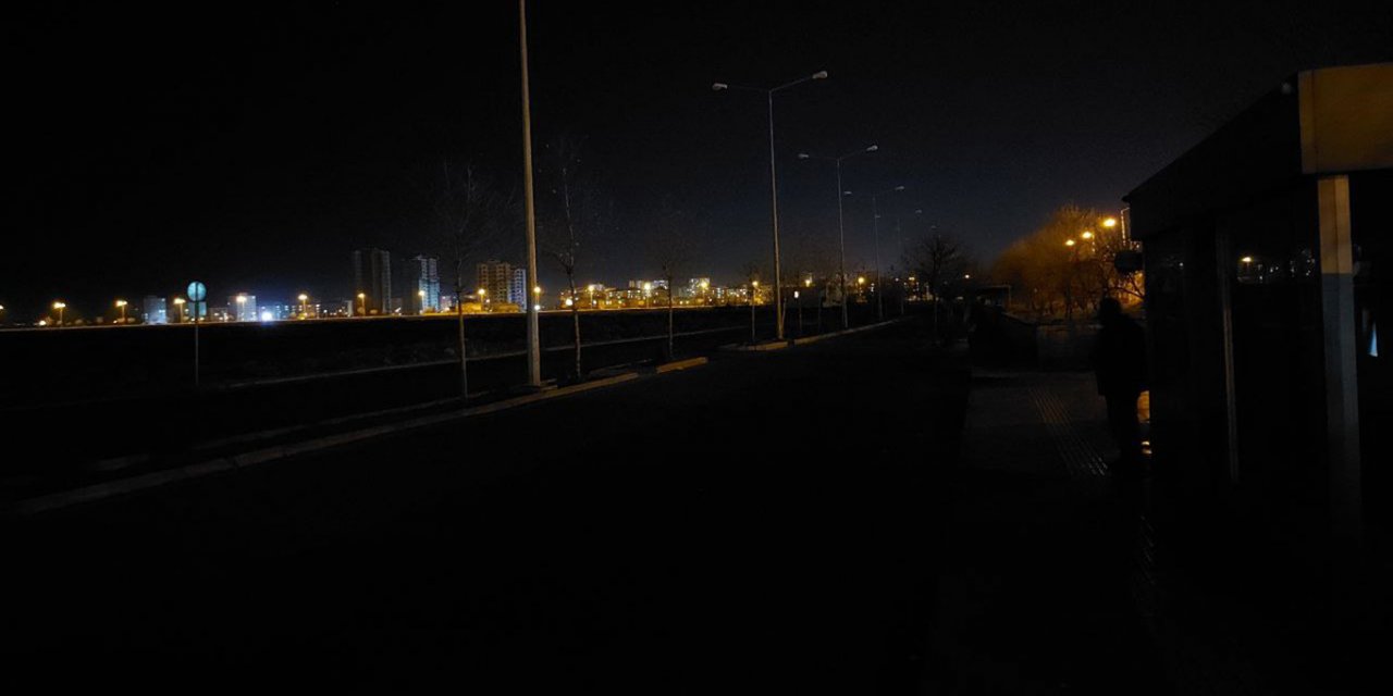 Diyarbakır Ağız ve Diş Sağlığı Hastanesi yolunda halk karanlığa mahkûm!