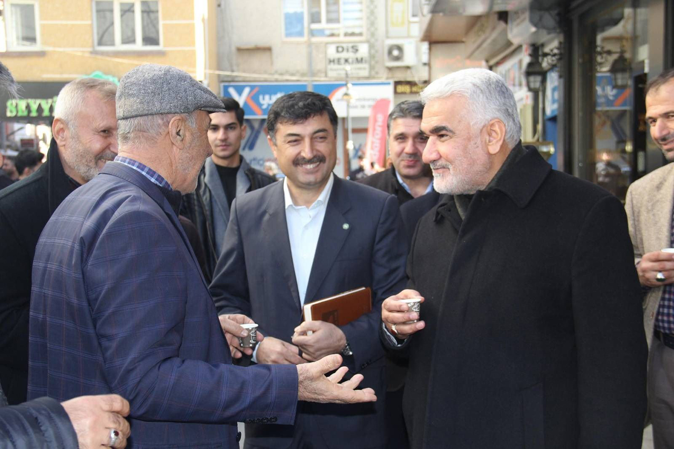 Serokê Giştî yê HUDA PARê Zekerîya Yapicioglu li Mêrdînê dikandaran ziyaret kir