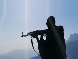 Uyuşturucu baskınında askere ateş açıldı;1 yaralı