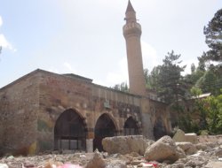 Ulu Cami restore edilmeyi bekliyor