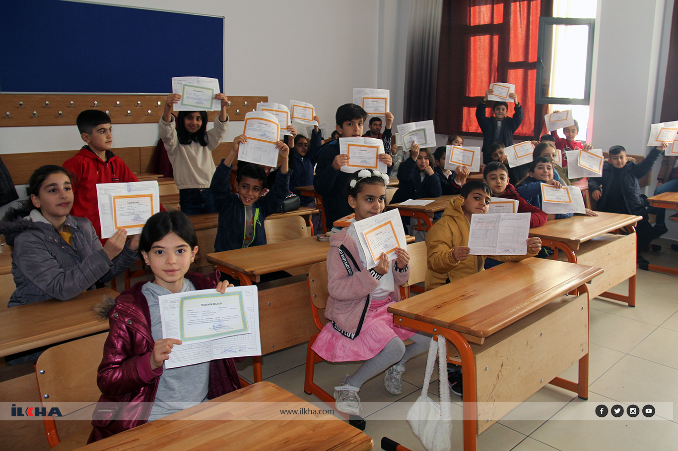 Diyarbakır'da 478 bin öğrenci karne sevinci yaşadı