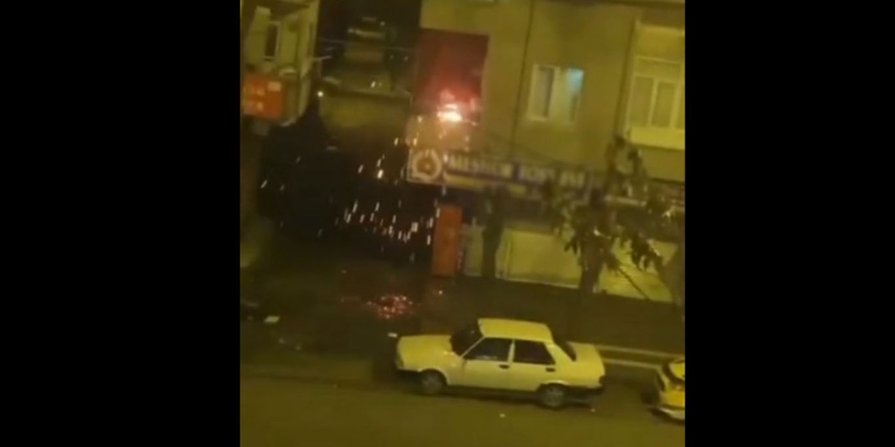 Diyarbakır'da elektrik direğindeki kabloların patlaması paniğe neden oldu