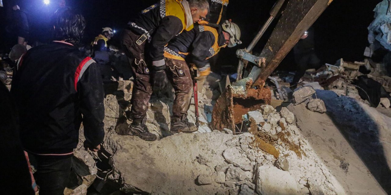 Deprem Suriye'yi de sarstı: En az 230 kişi hayatını kaybetti