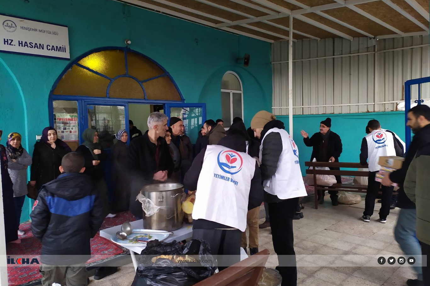 Yetimler Vakfı Diyarbakır'da depremzedelere sıcak çorba ikramında bulundu