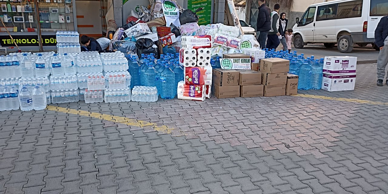 Çınar'dan depremzedelere yardım için 6. kamyonda yola çıktı