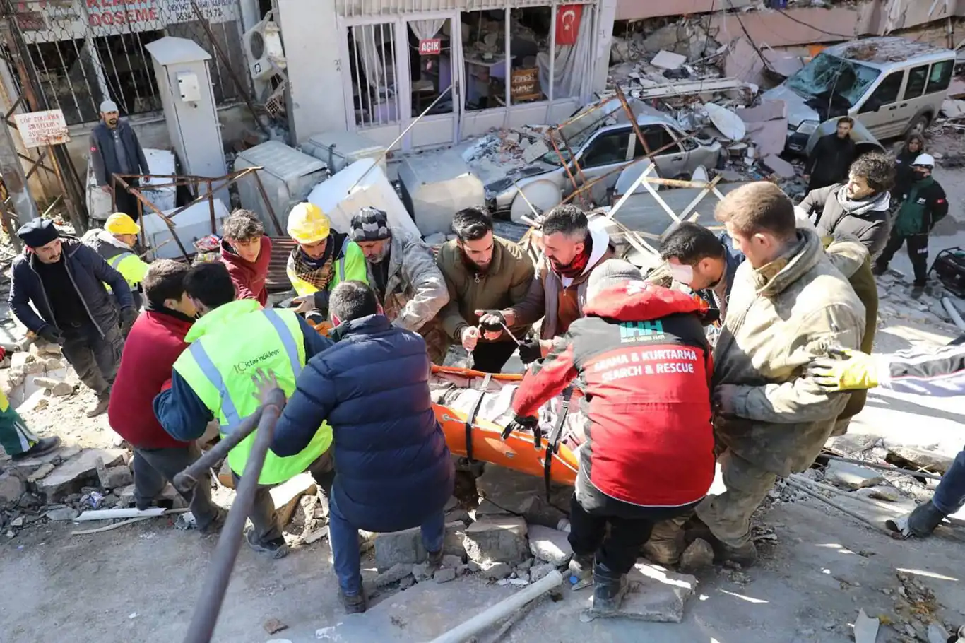 Deprem felaketinde can kaybı 24 bin 617’ye yükseldi